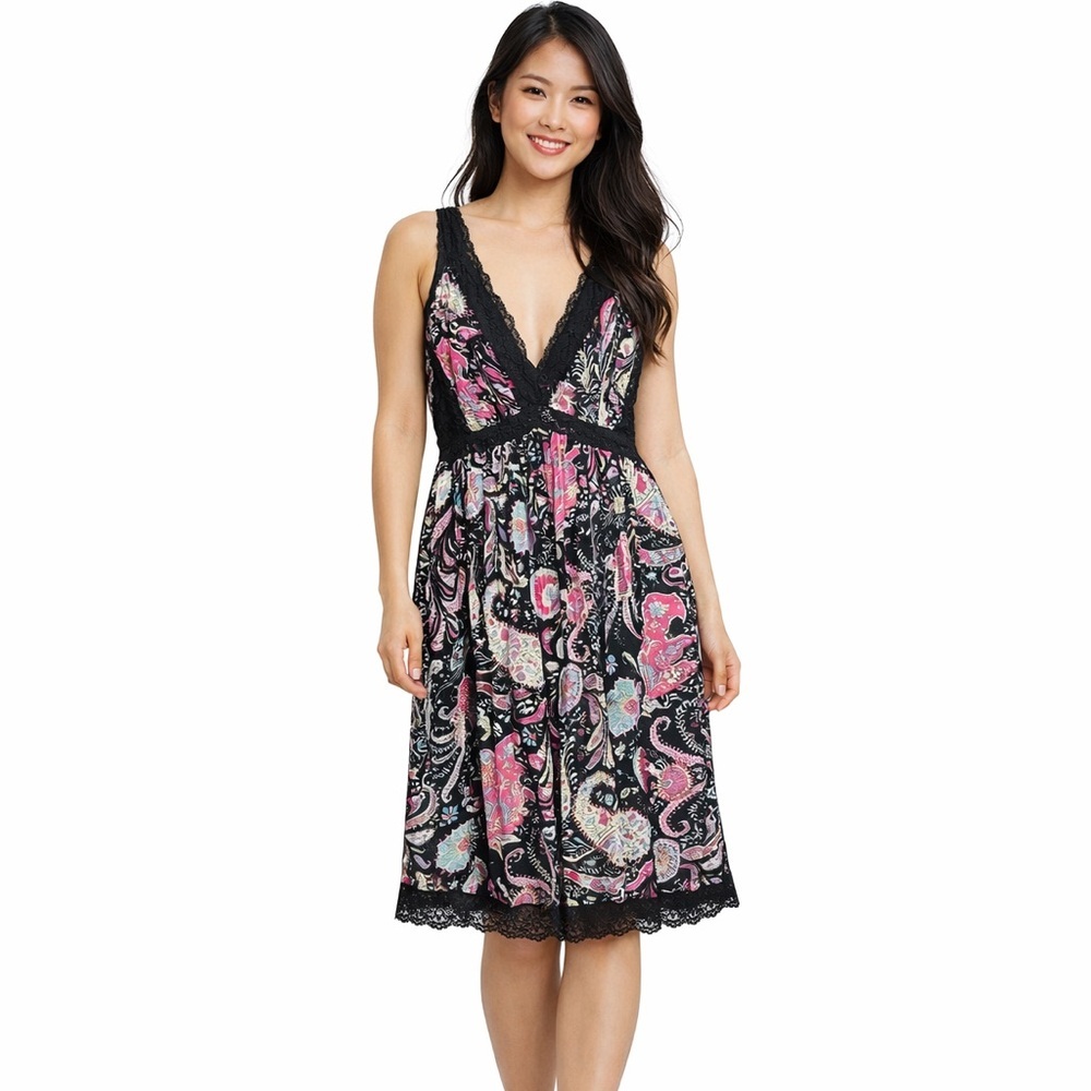 VERY VERA | Vintage Lace Accent Dress